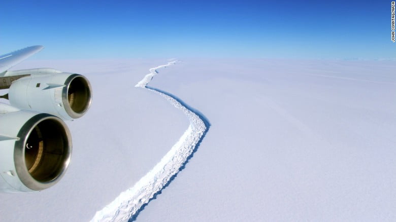 Antartika’dan Büyük Bir Buz Dağı Koptu