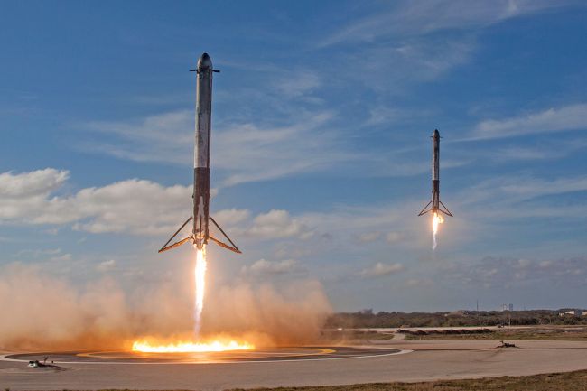 spacex roketleri: Falcon Heavy ’nin roket iniş gösterisi