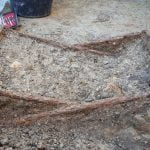 Bir Ortacağ Mezarlığında Katlanır-Metal Sandalye Bulundu