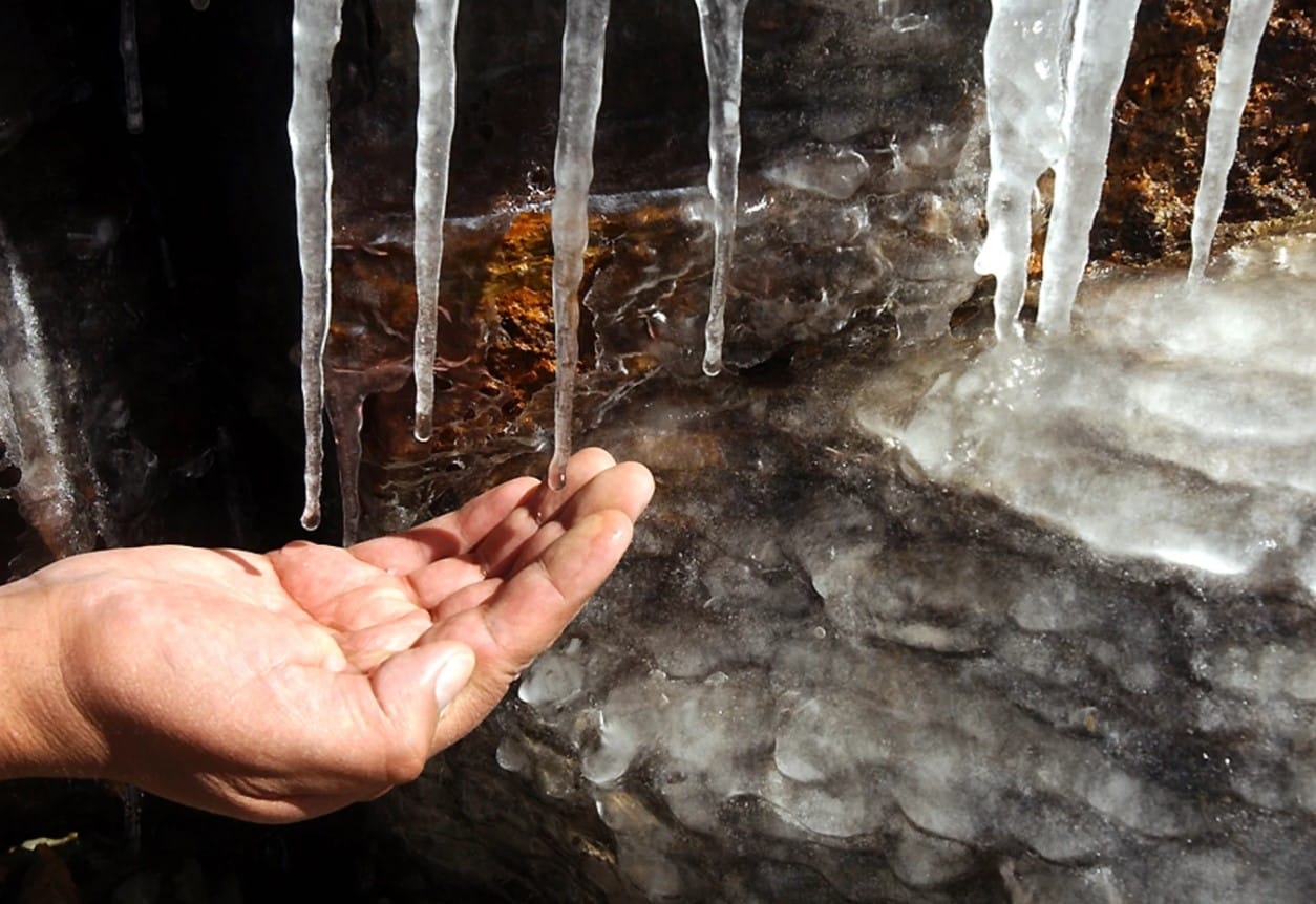 166 Yıllık Bir Bilimsel Bilmece Çözüldü: Faraday’ın “Ön-Erime” (Premelting) Gizeminin Ardındaki Gizli Katman İlk Kez Tanımlandı