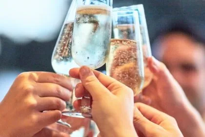 Alkol ve Kanser Riski: “Hafif İçicilik” Neden Sanıldığı Kadar Masum Değil?