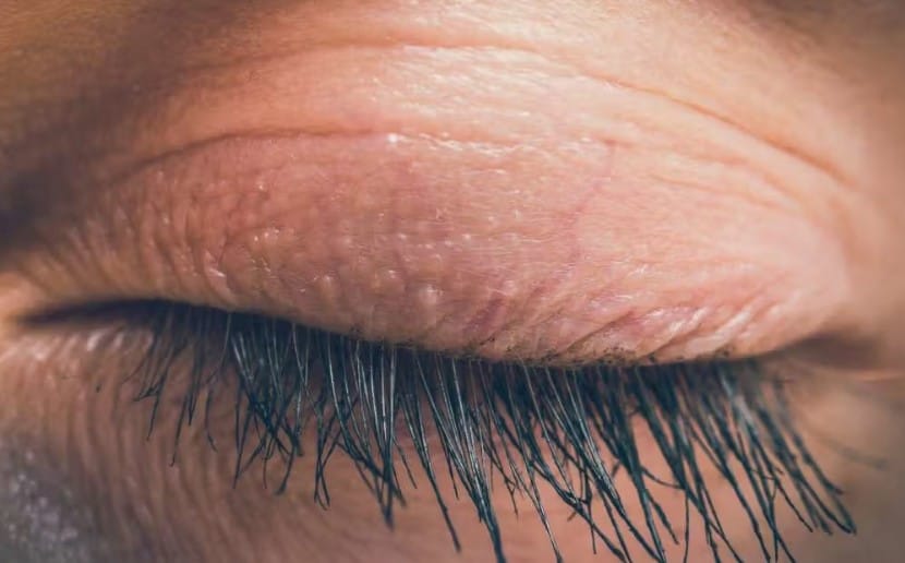 Birinin Gerçekten Dinleyip Dinlemediğini Anlamak Mümkün mü? Bilim İnsanları Göz Kırpma Sayısına Odaklandı