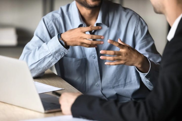 El Hareketlerinin İkna Gücünü Artırdığı Bilimsel Olarak Doğrulandı