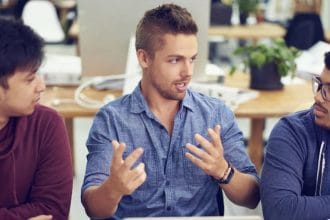 El Hareketlerinin İkna Gücünü Artırdığı Bilimsel Olarak Doğrulandı