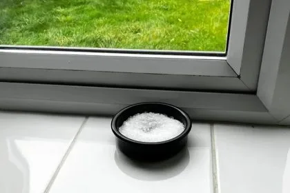 Pencerelere Tuz Koyma Tavsiyesi: Bilimsel Gerçek Ne Söylüyor?